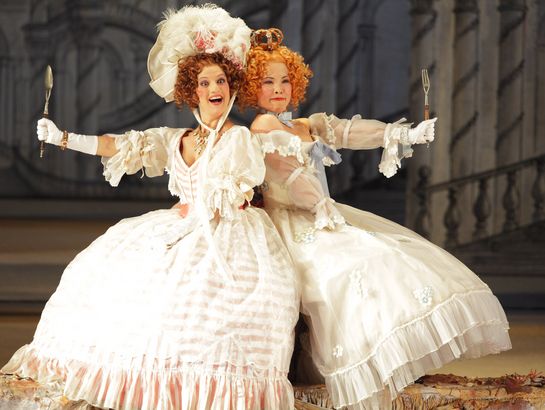 La Cenerentola: Paola Gardina (Tisbe), Eri Nakamura (Clorinda)