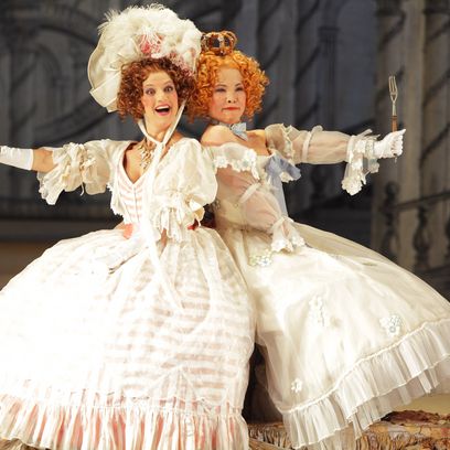 La Cenerentola: Paola Gardina (Tisbe), Eri Nakamura (Clorinda)