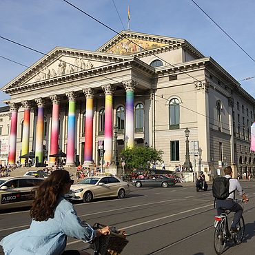 Das Nationaltheater im Sommer