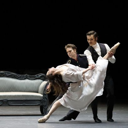 Anna Karenina, K. Ryzhkova (Anna Karenina), E. Murzagaliyev © W. Hösl