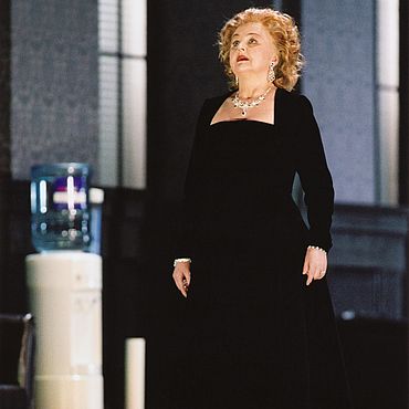 Edita Gruberová in ROBERTO DEVEREUX (2004, Foto: Wilfried Hoesl)