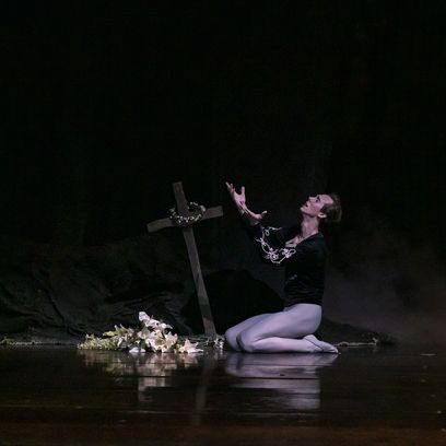Giselle: Dmitrii Vyskubenko (Albrecht) ©Luca Vantusso