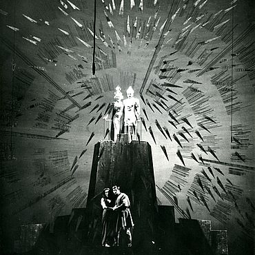 Set design featuring singers from &ldquo;The Woman Without a Shadow&rdquo;