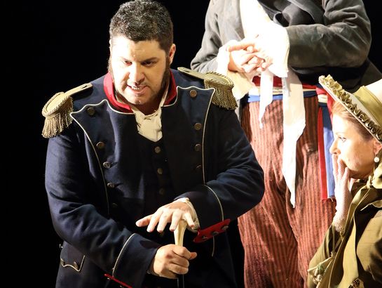 Andrea Chénier: Luca Salsi (Carlo Gérard), Tim Kuypers (Mathieu)