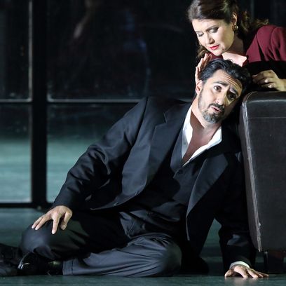 Roberto Devereux: Silva Tro Santafé (Sara), Charles Castronovo (Roberto Devereux)
