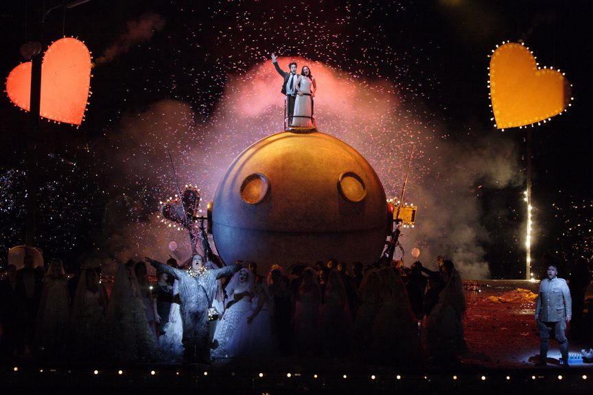 L'elisir d'amore: Giuseppe Filianoti (Nemorino), Nino Machaidze (Adina), Ambrogio Maestri (Dulcamara), Chor der Bayerischen Staatsoper