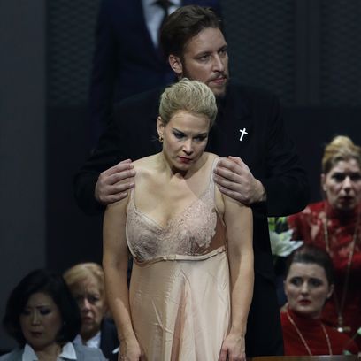 La Favorite: Elīna Garanča (Léonor), Mika Kares (Balthazar)
