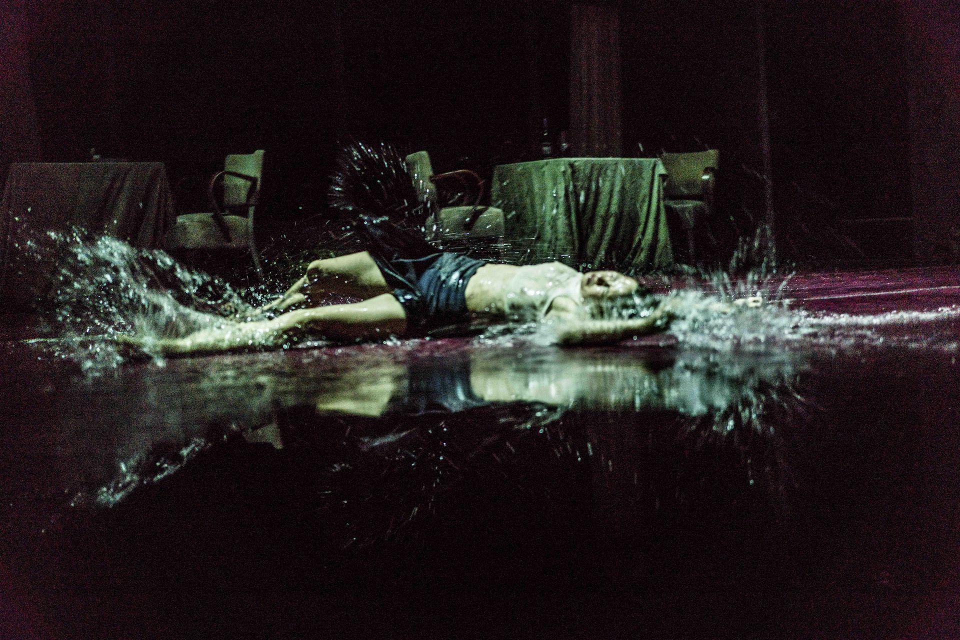 GASTSPIEL - PEEPING TOM: TRIPTYCH - Bayerische Staatsoper