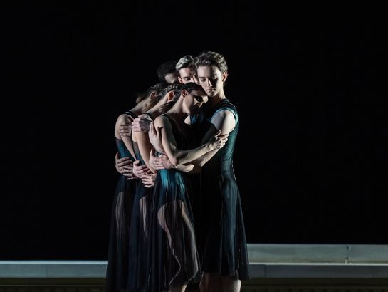 TSCHAIKOWSKI-OUVERTÜREN, Ensemble c) Nicolas MacKay