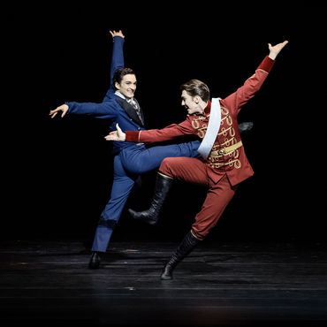 Julian MacKay und Shale Wagman in CINDERELLA