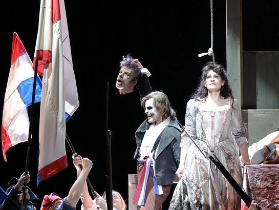 Andrea Chénier: Tim Kuypers (Mathieu), Anja Harteros (Maddalena di Coigny)