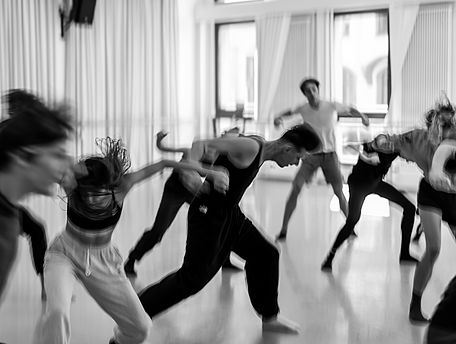 Tänzer:innen bei einem Workshop