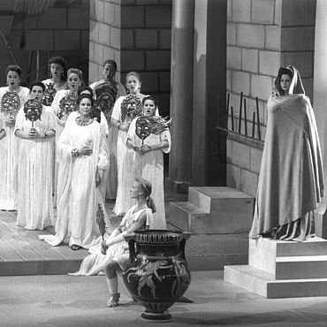 Daphne Evangelatos als Apollo in APOLLO ET HYACINTHUS (1991, Foto: Sabine Toepffer)