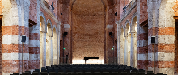 Innenraum der Allerheiligen Hofkirche