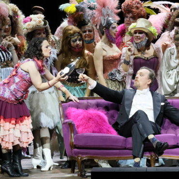 DIE FLEDERMAUS