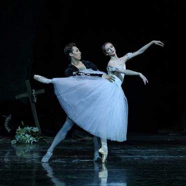 Jeanette Kakareka und Jinhao Zhang in GISELLE