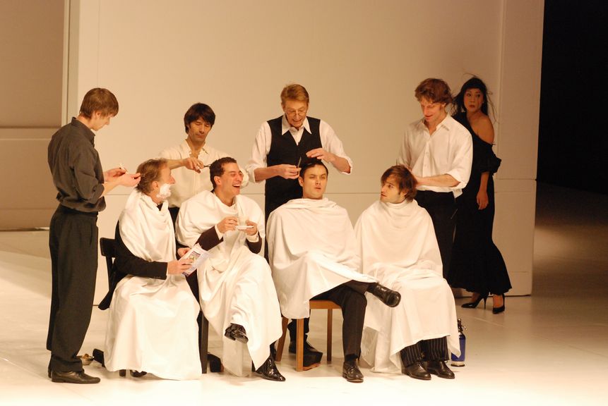 Für die Kinder von gestern, heute und morgen. Tanztheater Wuppertal (Foto Ulli Weiss)