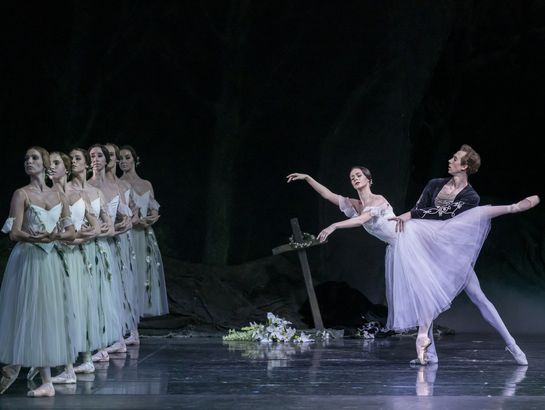Giselle: Ensemble mit Lauretta Summerscales und Dmitrii Vyskubenko ©Luca Vantusso