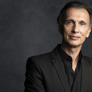 Presseinfo, 5. Mai 22: Neuer Direktor Laurent Hilaire pr&auml;sentiert Saison 2022-23