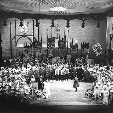 A scene from the 1963 premiere of &ldquo;Die Meistersinger von N&uuml;rnberg&rdquo; during the ceremony