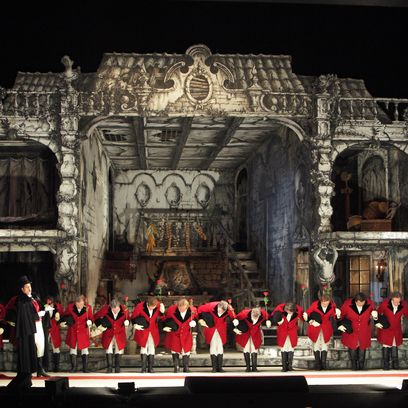 La Cenerentola: Lawrence Brownlee (Don Ramiro), Nikolay Borchev (Dandini), Eri Nakamura (Clorinda), Alessandro Corbelli (Don Magnifico), Paola Gardina (Tisbe), Chor der Bayerischen Staatsoper