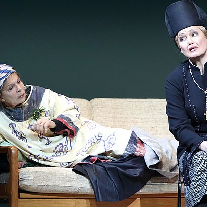 Jenůfa: Karita Mattila (K&uuml;sterin Buryja), Hannah Schwarz (Die alte Buryja)