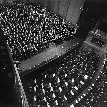 The audience at the premiere of &ldquo;The Woman Without a Shadow&rdquo; for the reopening in 1963