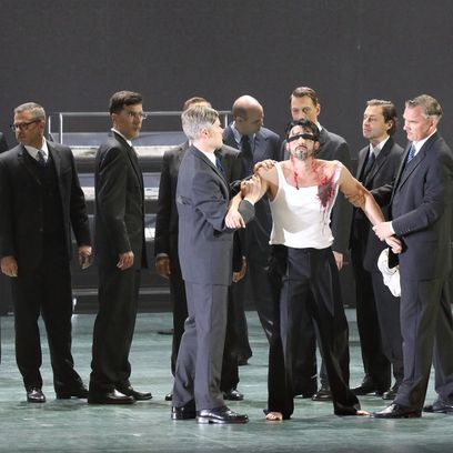 Roberto Devereux: Charles Castronovo (Roberto Devereux), Chor der Bayerischen Staatsoper