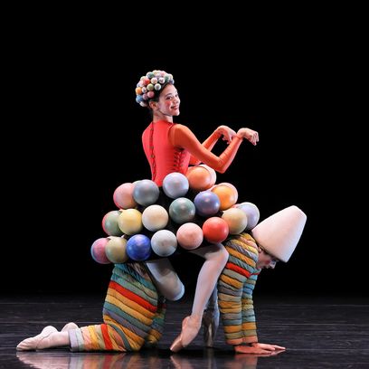 Das Triadische Ballett_6_Türkenrock _ Türke 1. + Kegel_Chiara Bacci _ Samuel López Legaspi_©Marie-Laure Briane