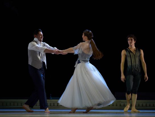 TSCHAIKOWSKI-OUVERTÜREN - Elmira Karakhanova, Aleksey Kursanov, Shale Wagman c) Carlos Quezada
