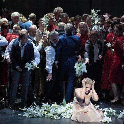 La Favorite: Elīna Garanča (Léonor), Chor der Bayerischen Staatsoper