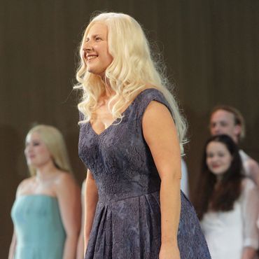 Aga Mikolaj beim Premierenapplaus von RHEINGOLD (2012, Foto: Wilfried Hoesl)