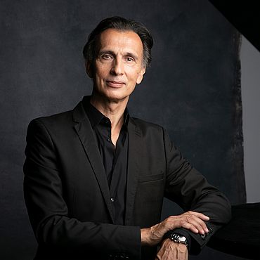 Press information, 5 May 22: New director Laurent Hilaire