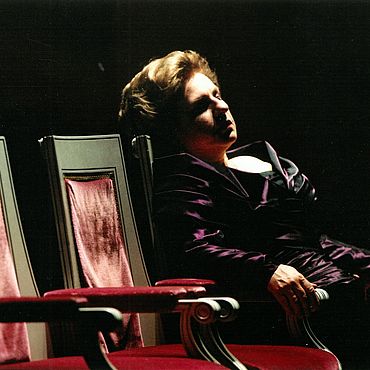 Marjana Lipovšek als Fricka in RHEINGOLD (2002, Foto: Wilfried Hösl)