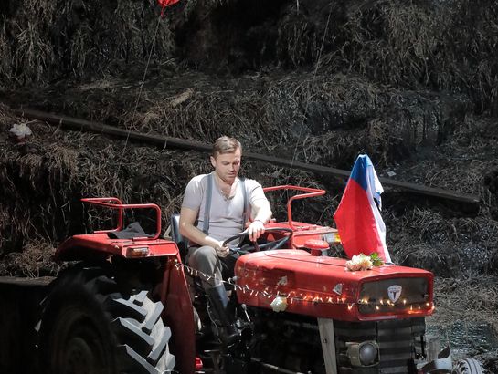 Pavol Breslik (Hans)