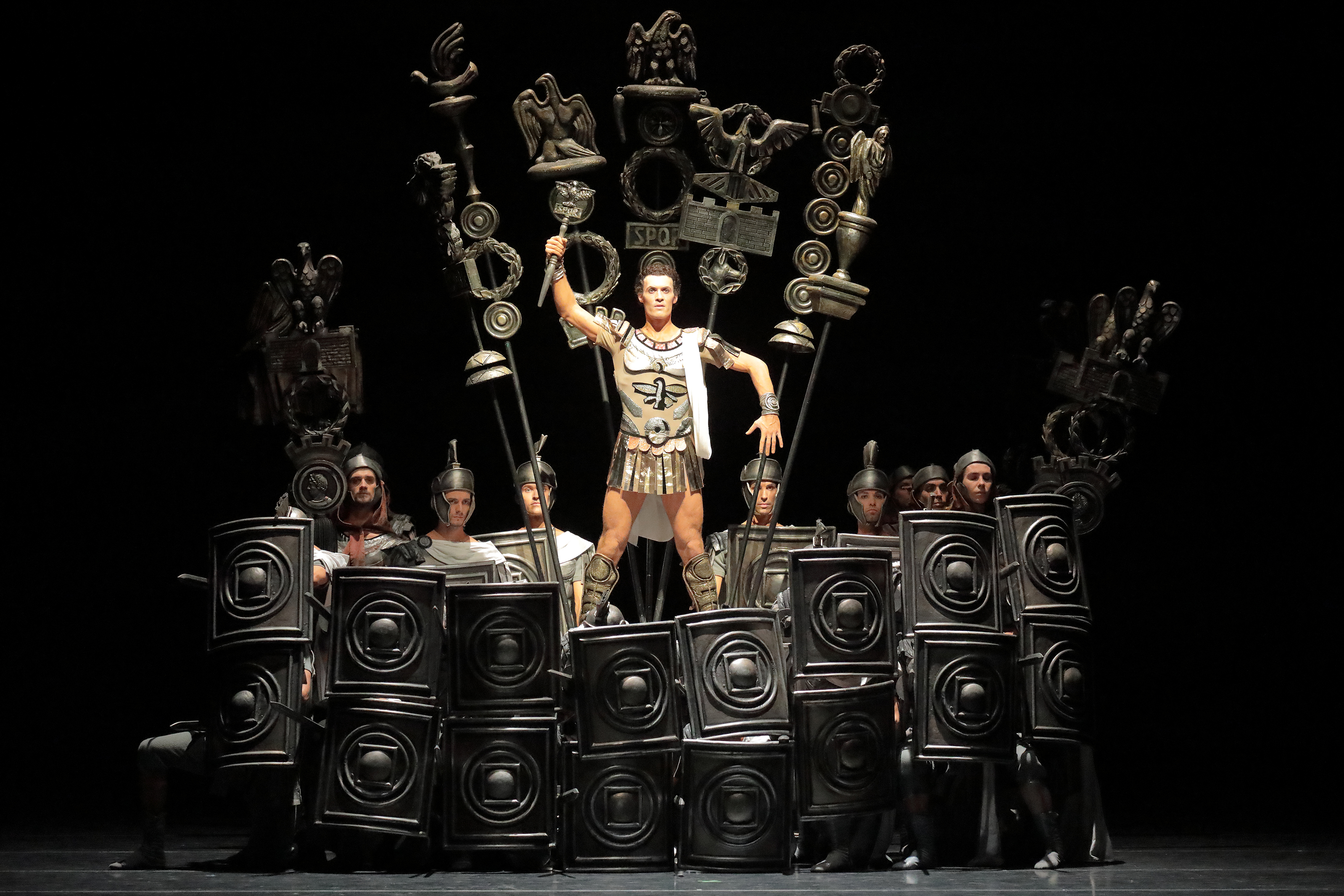 Emilio Pavan as Crassus in Spartacus