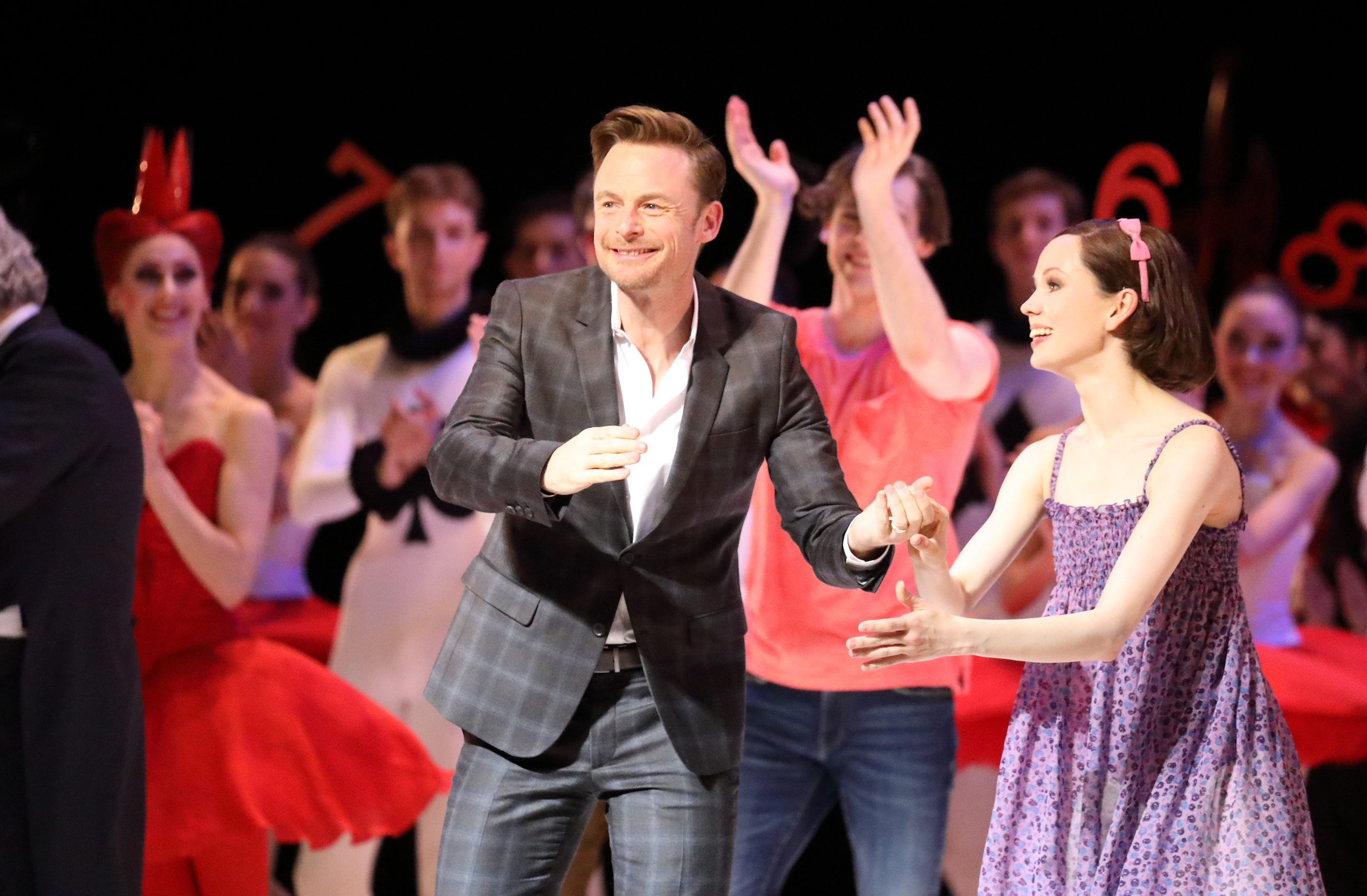 Christopher Wheeldon, Premierenapplaus Alice im Wunderland c) W. H&ouml;sl 