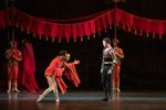 Romeo und Julia: Y. Acosta (Mercutio), E. Pavan (Tybalt) c) Katja Lotter