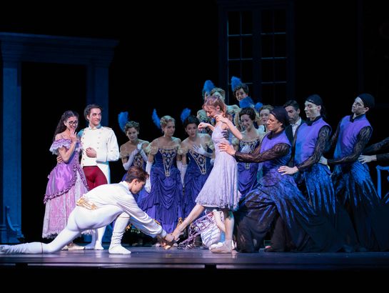 CINDERELLA - Ensemble c) K. Lotter