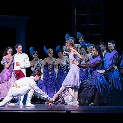 CINDERELLA - Ensemble c) K. Lotter