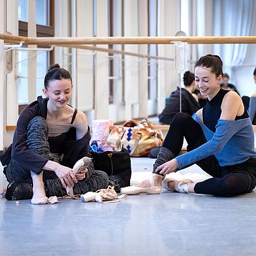 WELCOME VIOLETTA KELLER AND ELISABETH TONEV