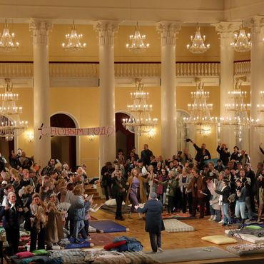 PRESSEINFORMATION: PREMIERE „KRIEG UND FRIEDEN“ DIGITAL